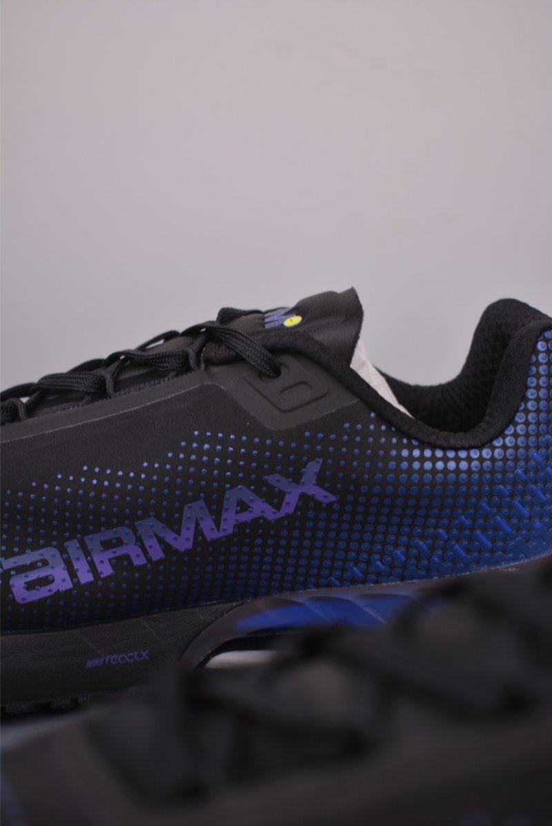 Nike Air Max Phoenix view