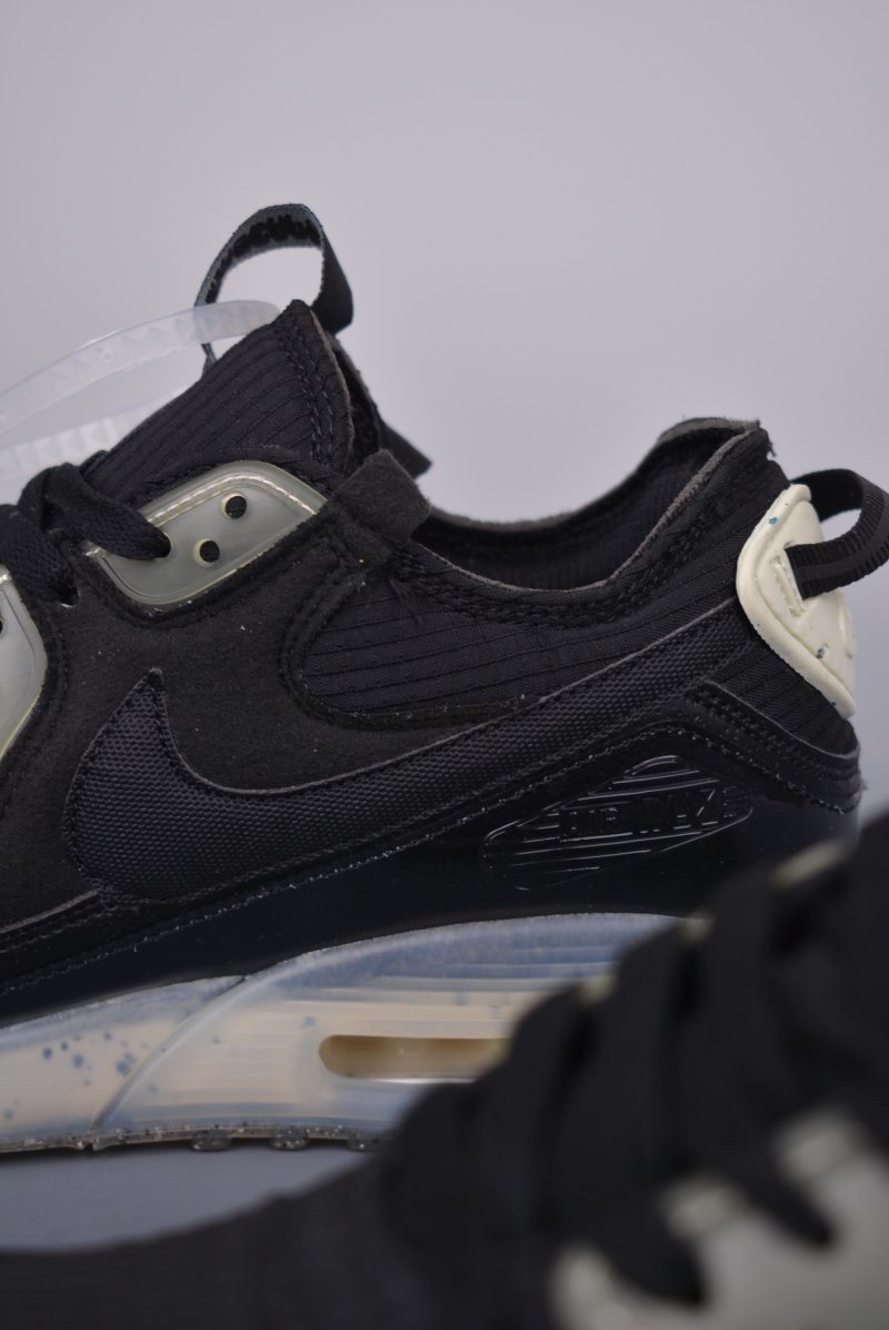 Nike W Air Max 90 Futura view