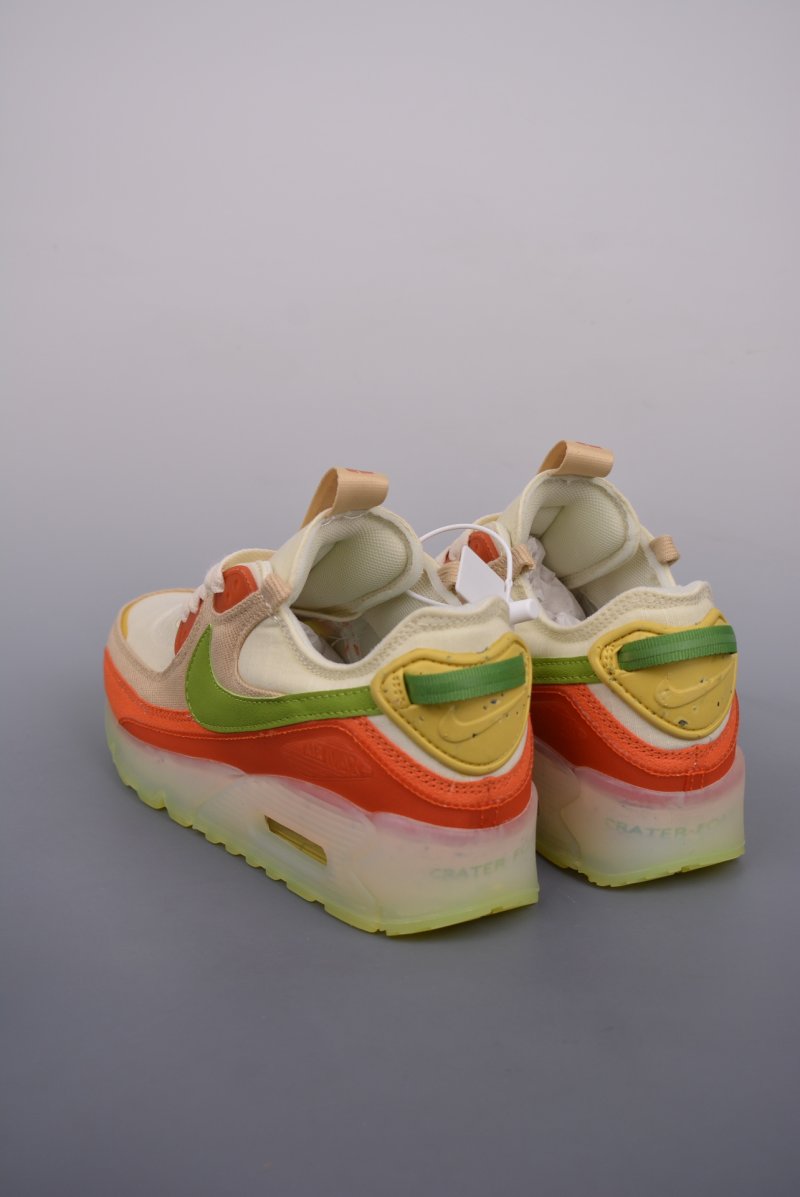 Nike W Air Max 90 Futura view