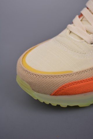 Nike W Air Max 90 Futura view 6