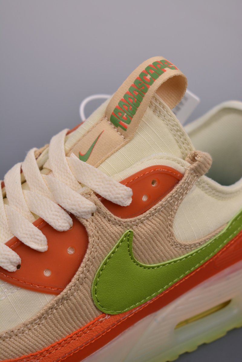 Nike W Air Max 90 Futura view