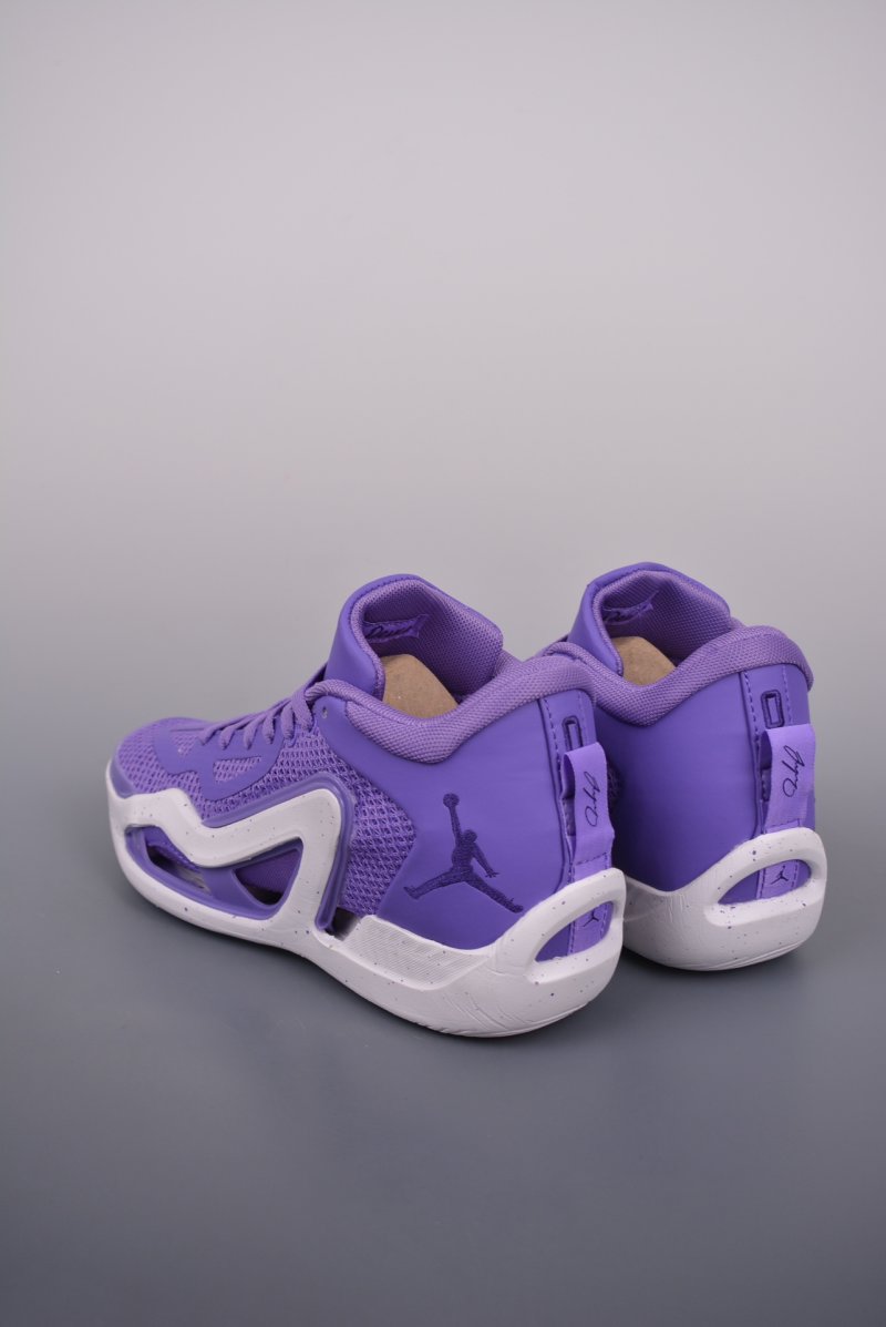 Nike Air Jordan Tatum 1 view