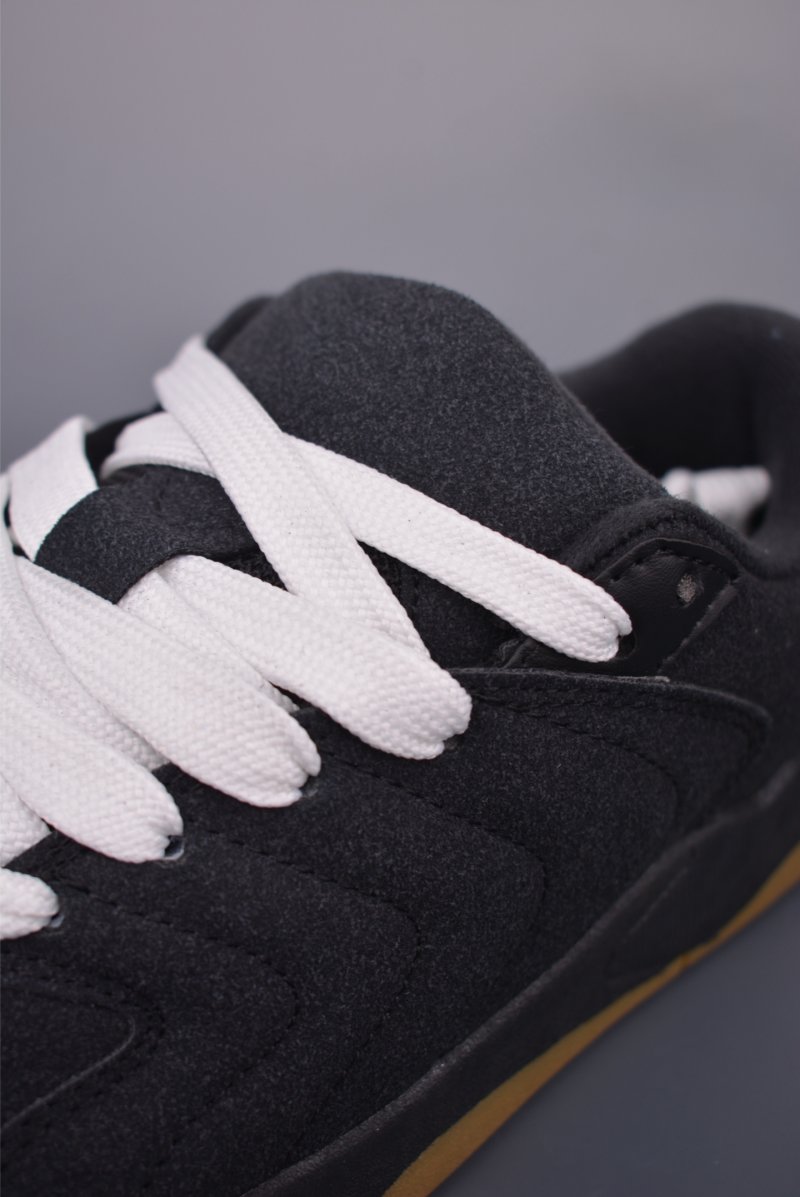 Nike Rise 'White / Pink' view