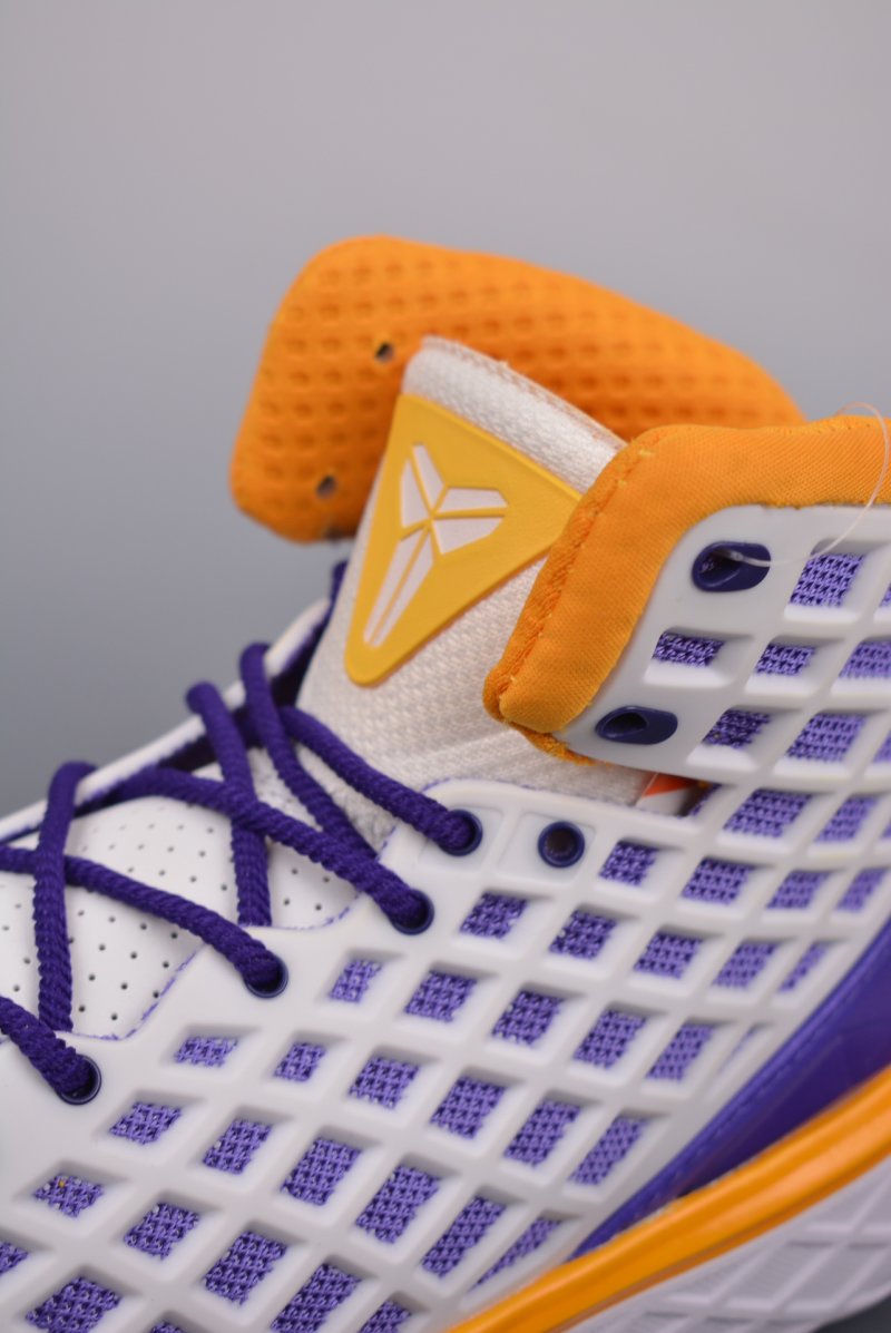 Nike Zoom Kobe 3 Protro view