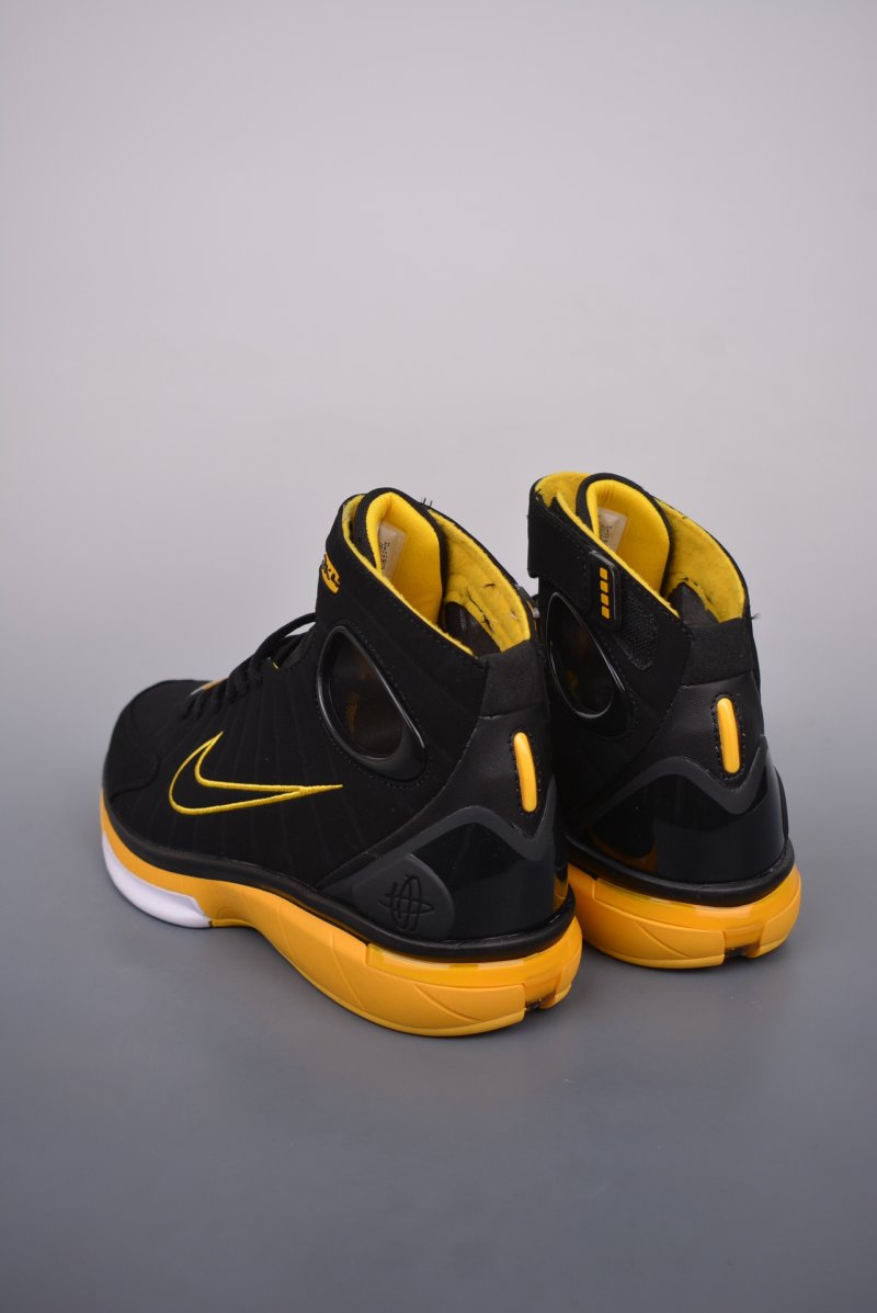 Nike Air Zoom Huarache 2K4 view
