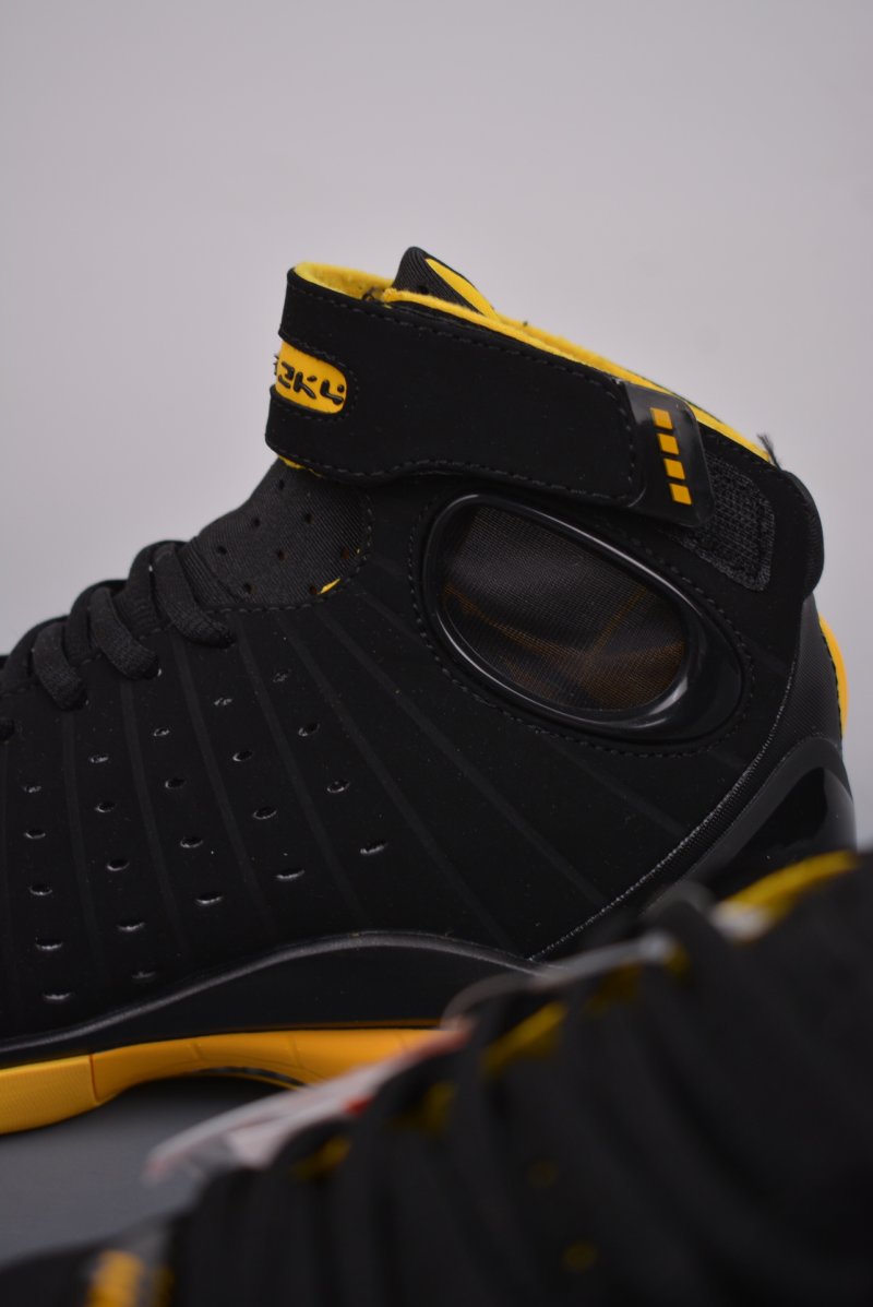 Nike Air Zoom Huarache 2K4 view