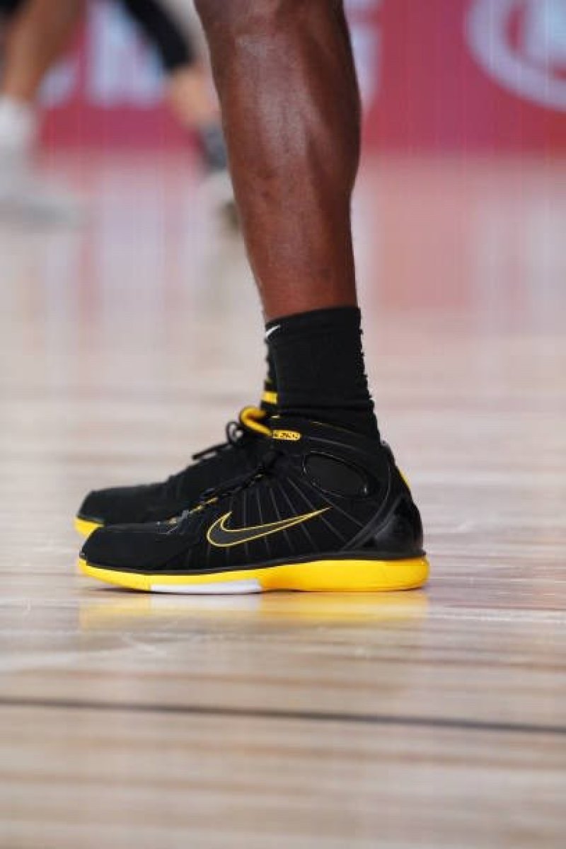 Nike Air Zoom Huarache 2K4 view