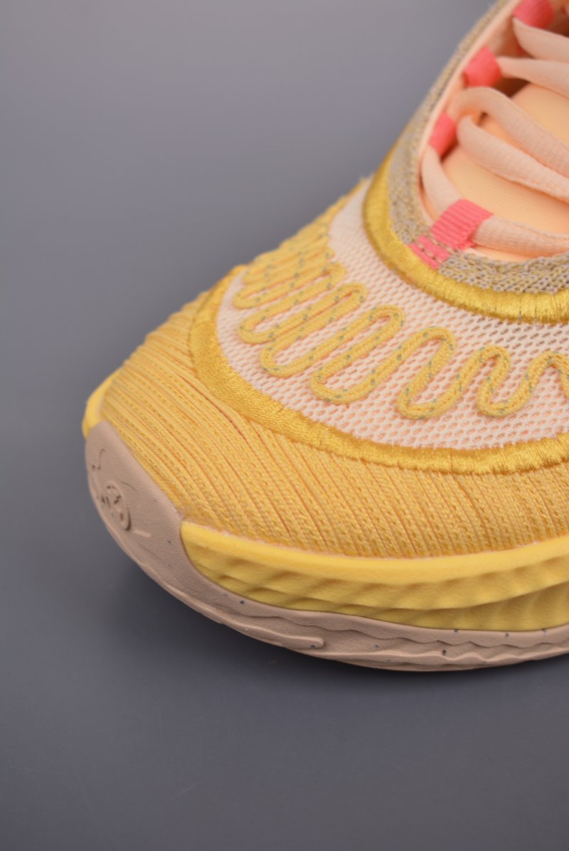 Nike CosmicUnity 3 'Pale Vanilla' view