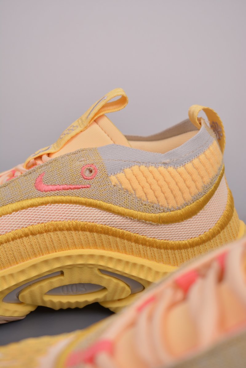 Nike CosmicUnity 3 'Pale Vanilla' view
