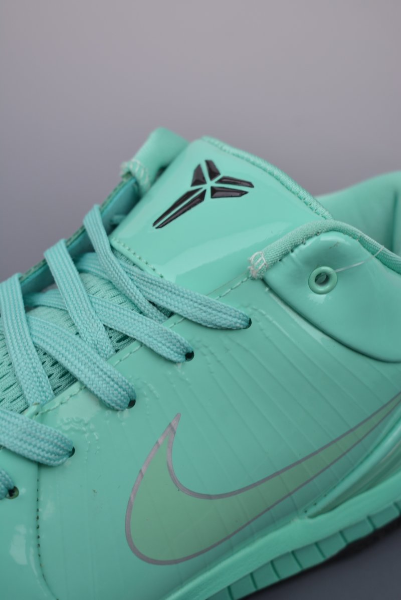 Nike Kobe 4 Protro view
