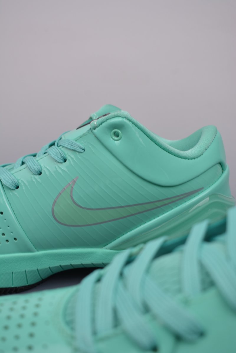 Nike Kobe 4 Protro view