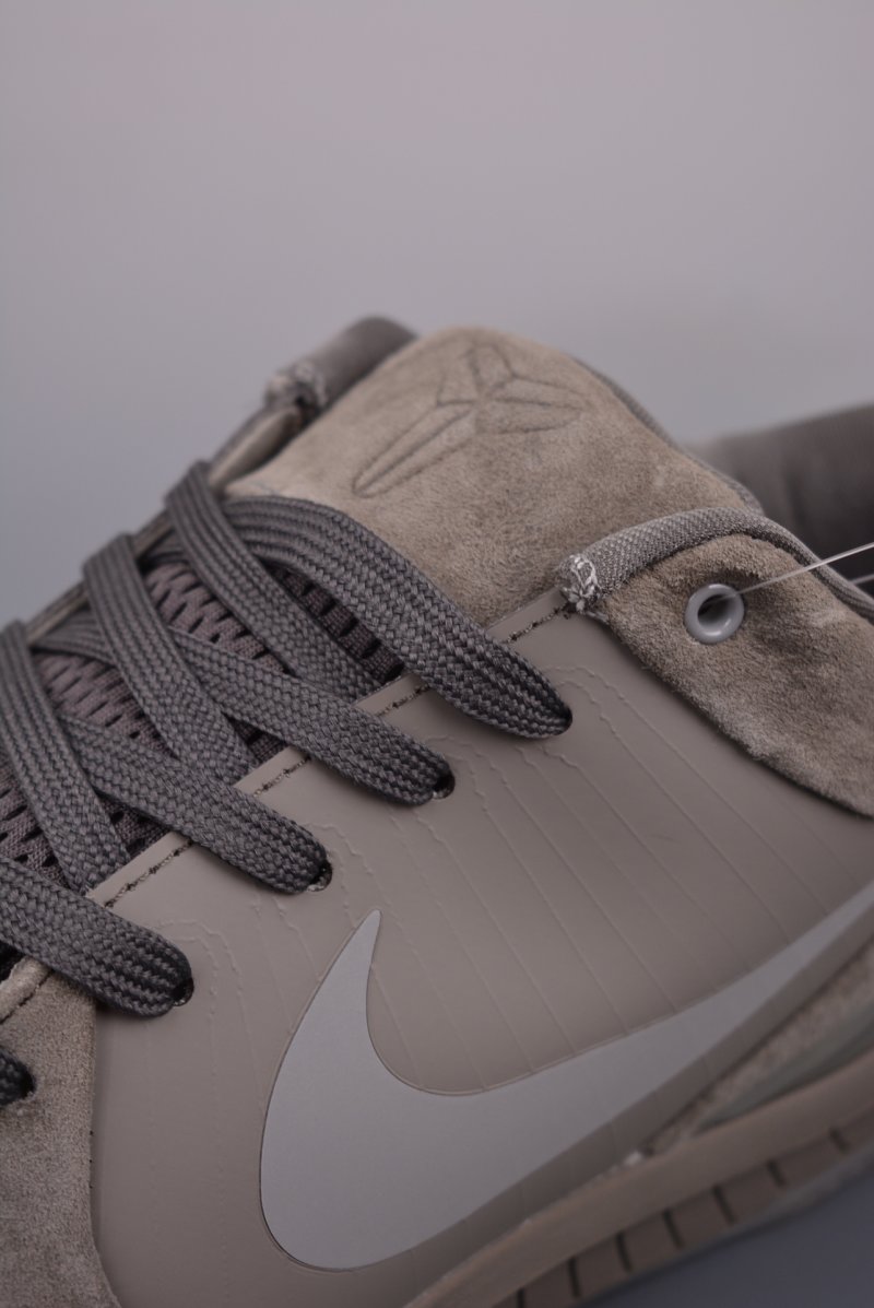 Nike Kobe 4 Protro view