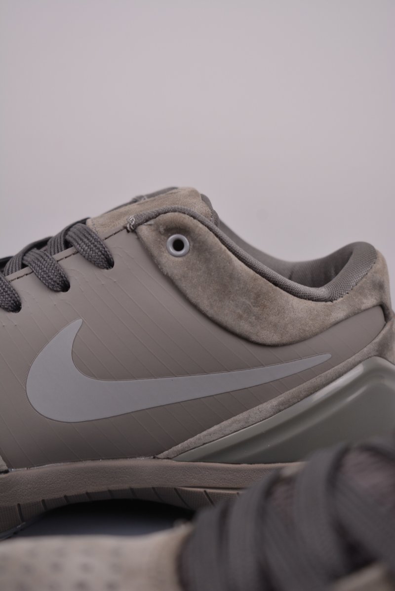 Nike Kobe 4 Protro view