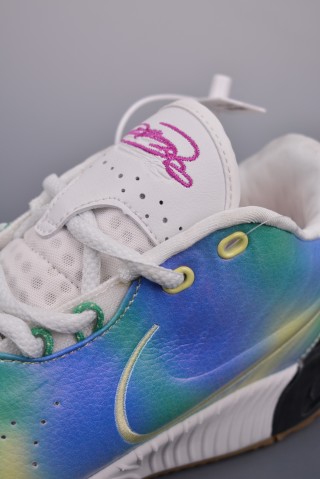 Nike LeBron 21 view 8