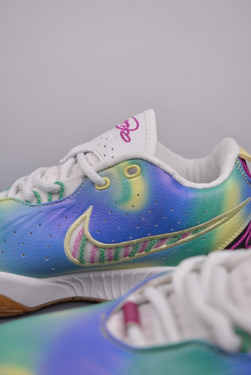 Nike LeBron 21 view
