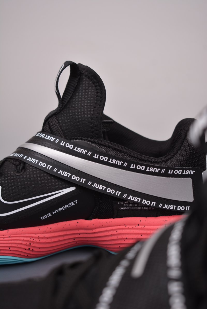 Nike React HyperSet 'Black' view