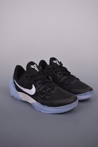 Nike Venomenon 5 'Black' view 1