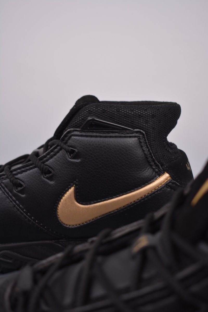 Nike Zoom Kobe 1 Protro view