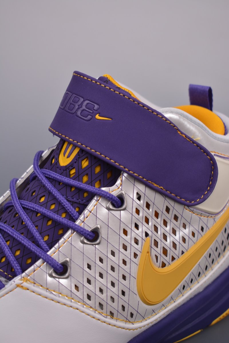 Nike Zoom Kobe 2 Ultimate Protro view