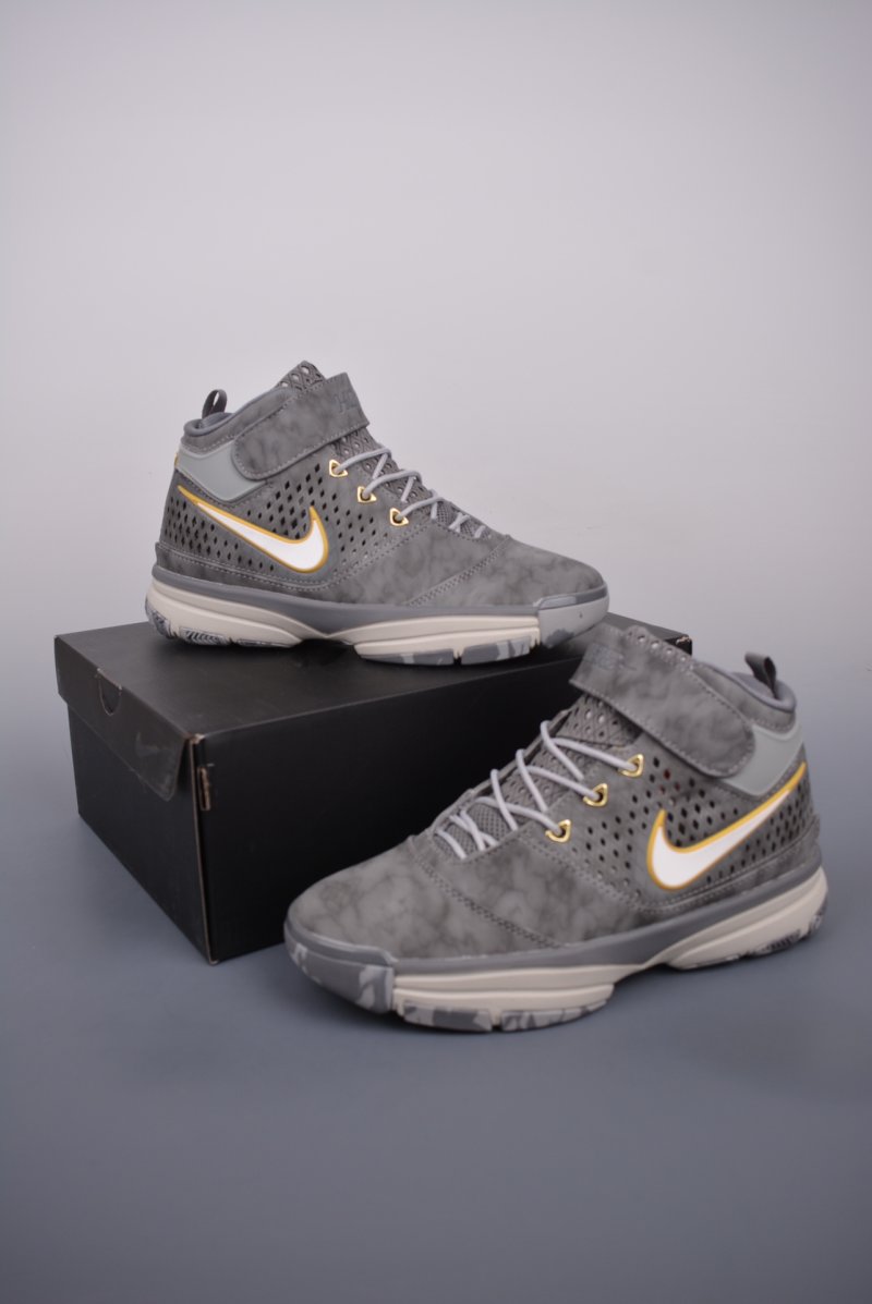 Nike Zoom Kobe 2 Ultimate Protro view