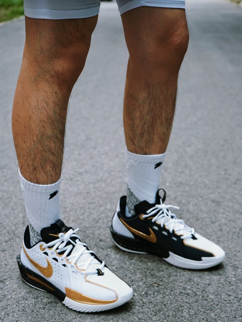 Nike Air Zoom G.T. Cut 3 view