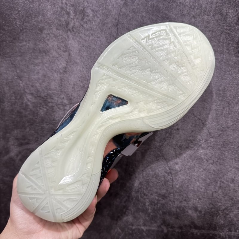 Nike KD IV 'Galaxy Black / Silver' view