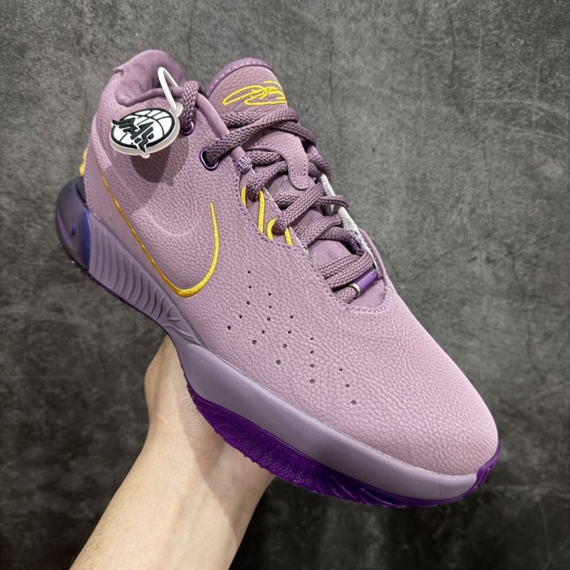 Nike LeBron 21 'Melon Tint' view