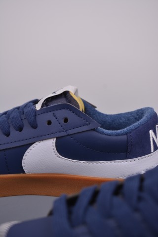 Nike Blazer Low 77 Jumbo view 8