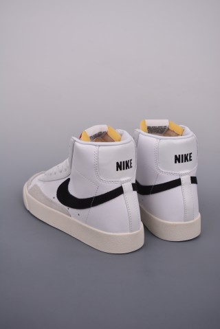 Nike Blazer Mid 77 Vintage view 2
