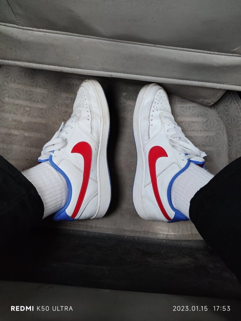 Nike Court Borough Low view