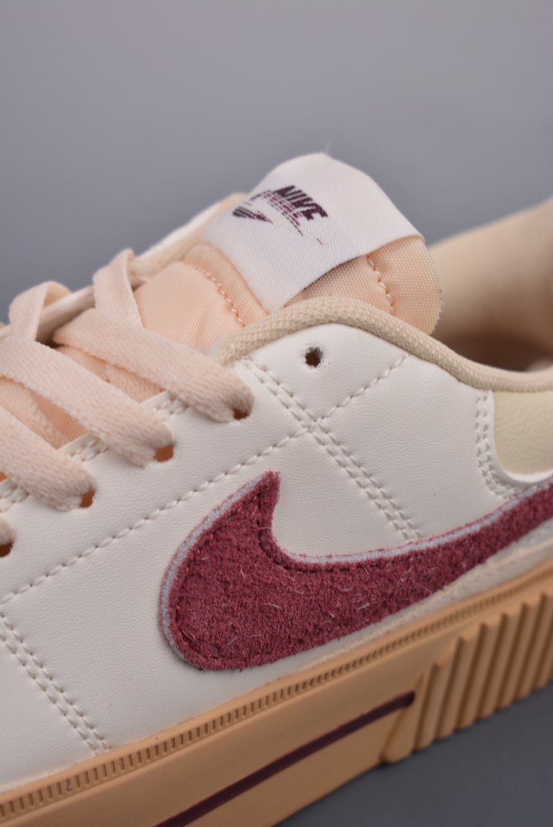Nike Court Legacy view
