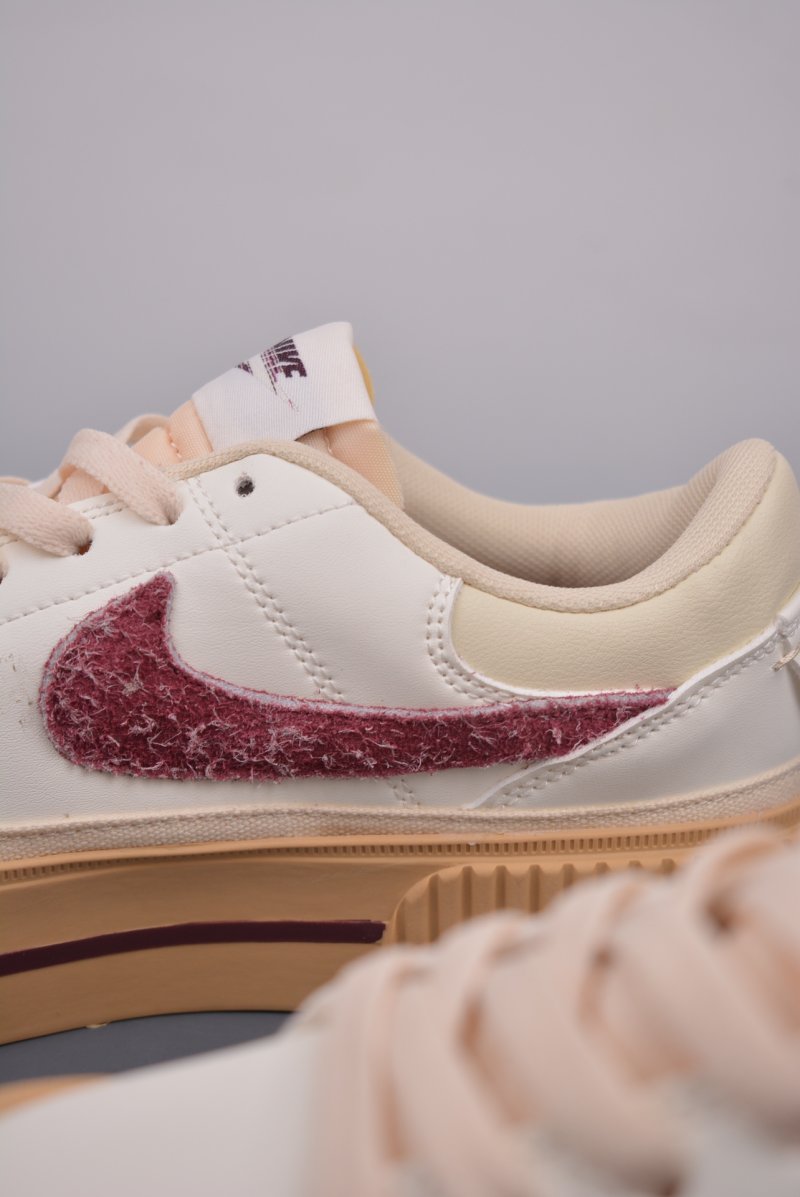 Nike Court Legacy view