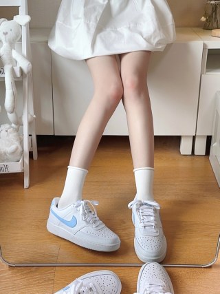 Nike Court Vision Low view 1