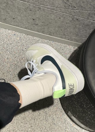 Nike Court Vision Low view 4