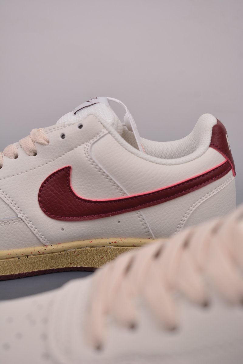 Nike Court Vision Low view