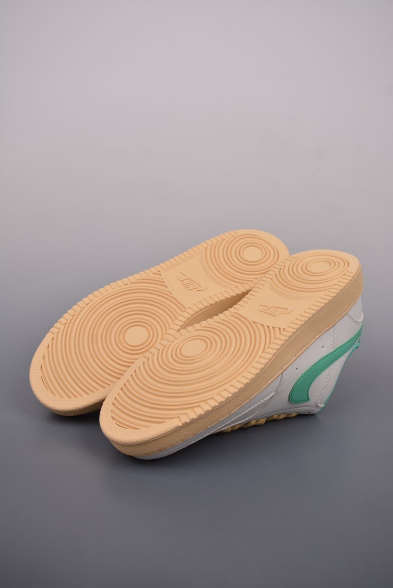 Nike Court Vision Low view