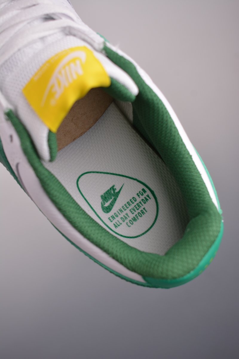 Nike Court Vision Low view
