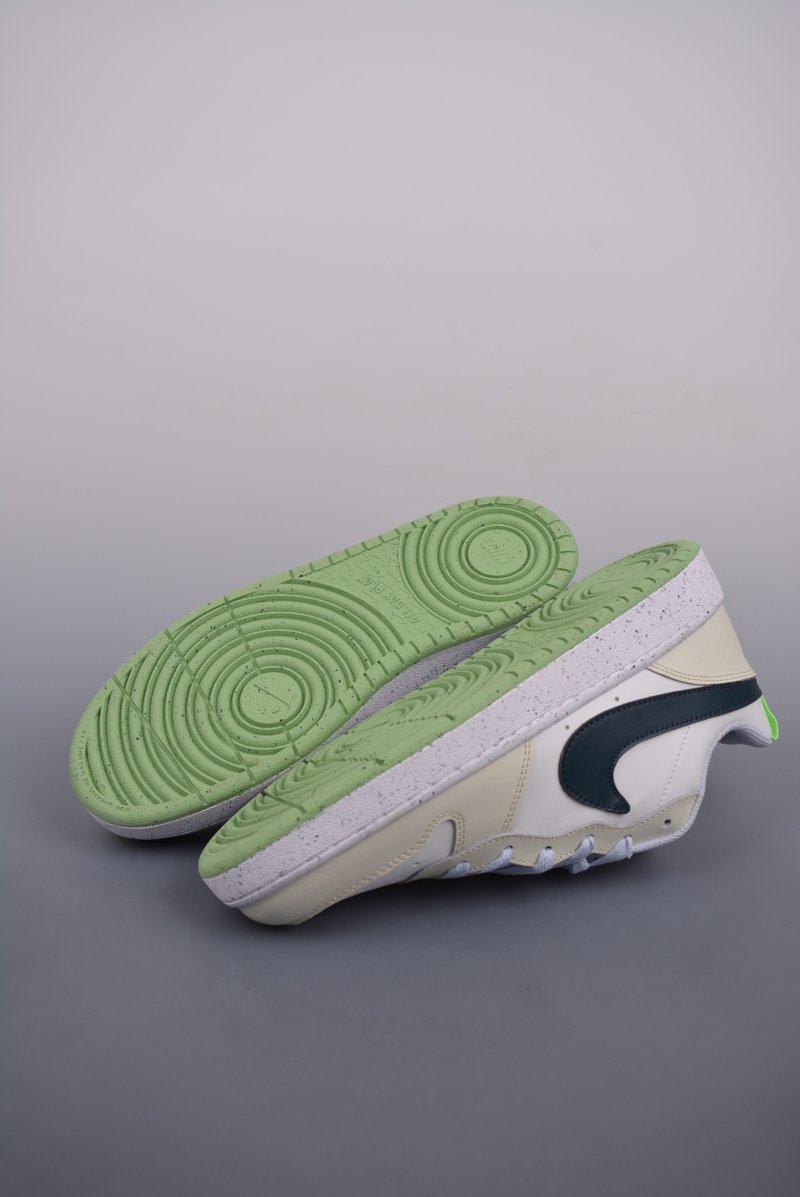 Nike Court Vision Low view