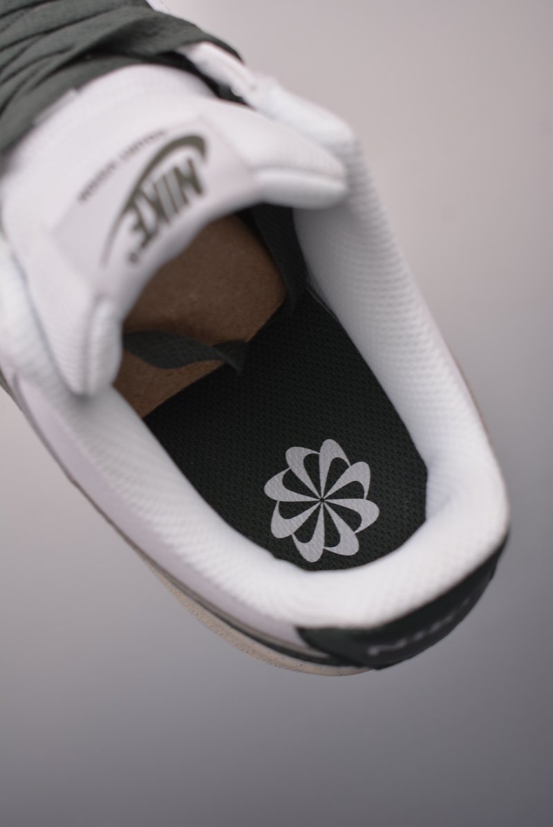 Nike Court Vision Low view
