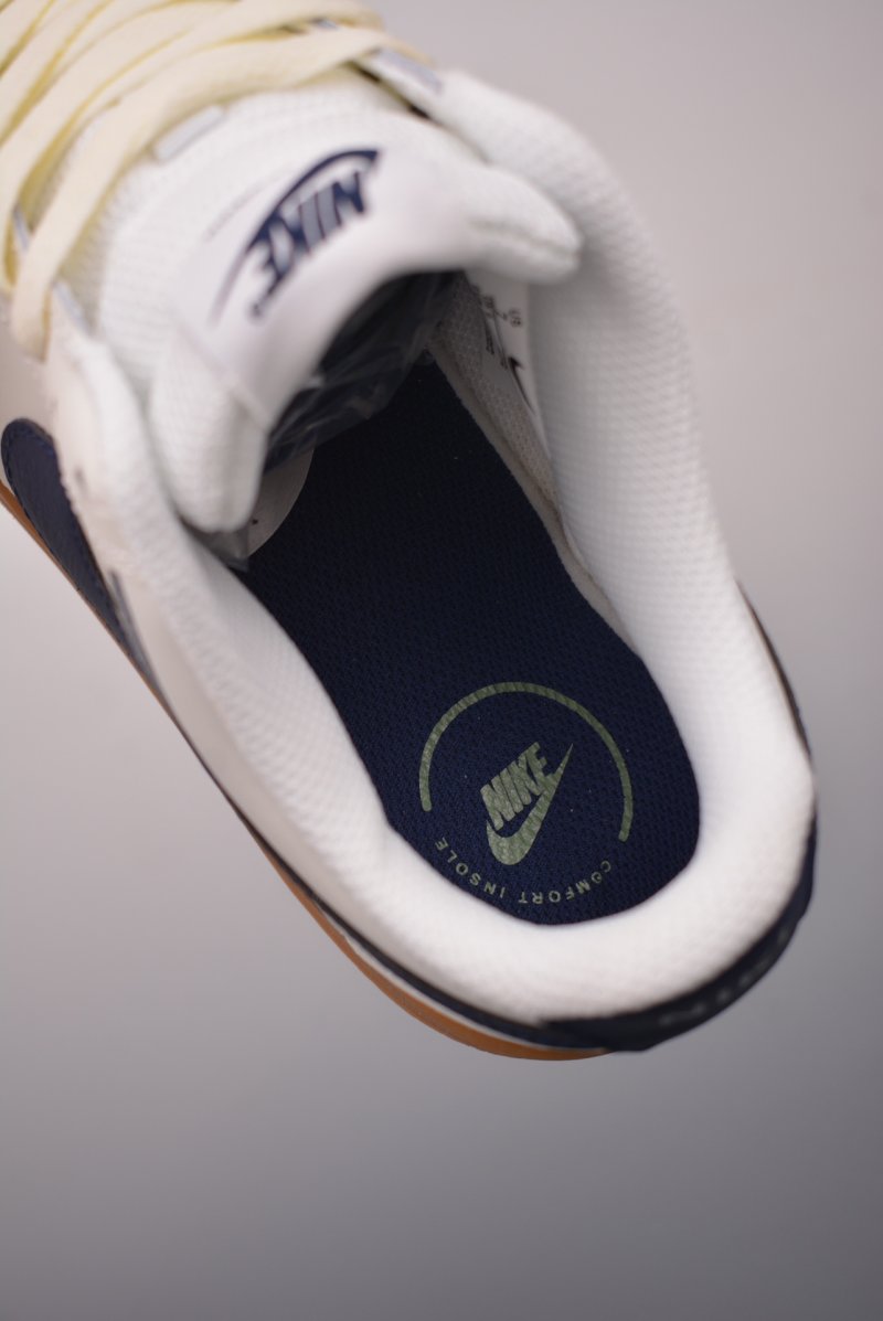 Nike Court Vision Low view