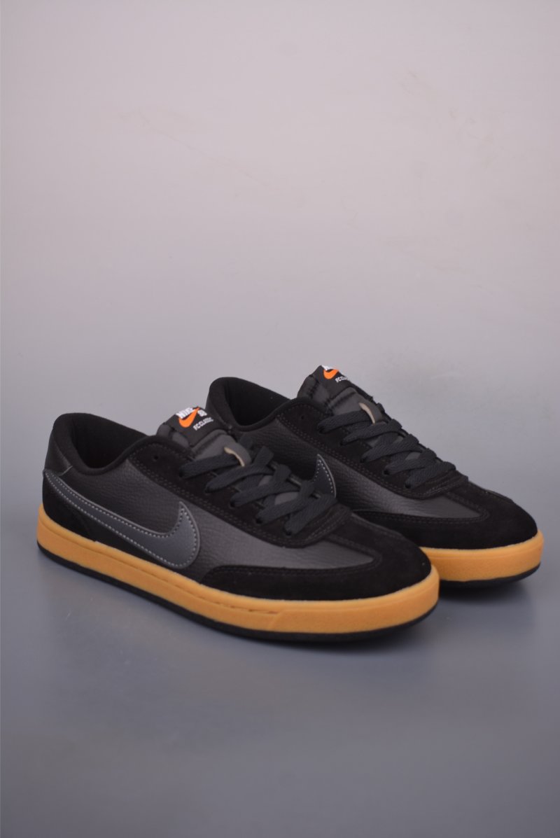 Nike SB FC Classic