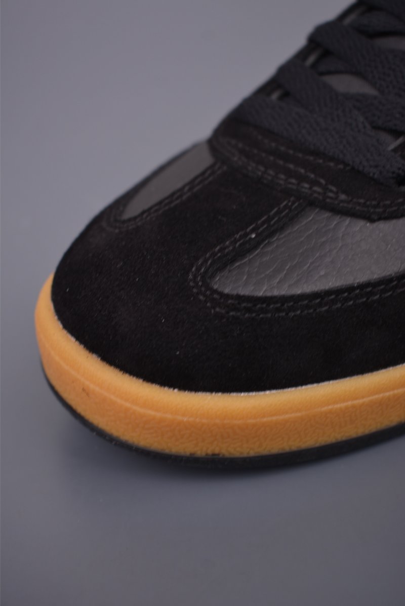Nike SB FC Classic view