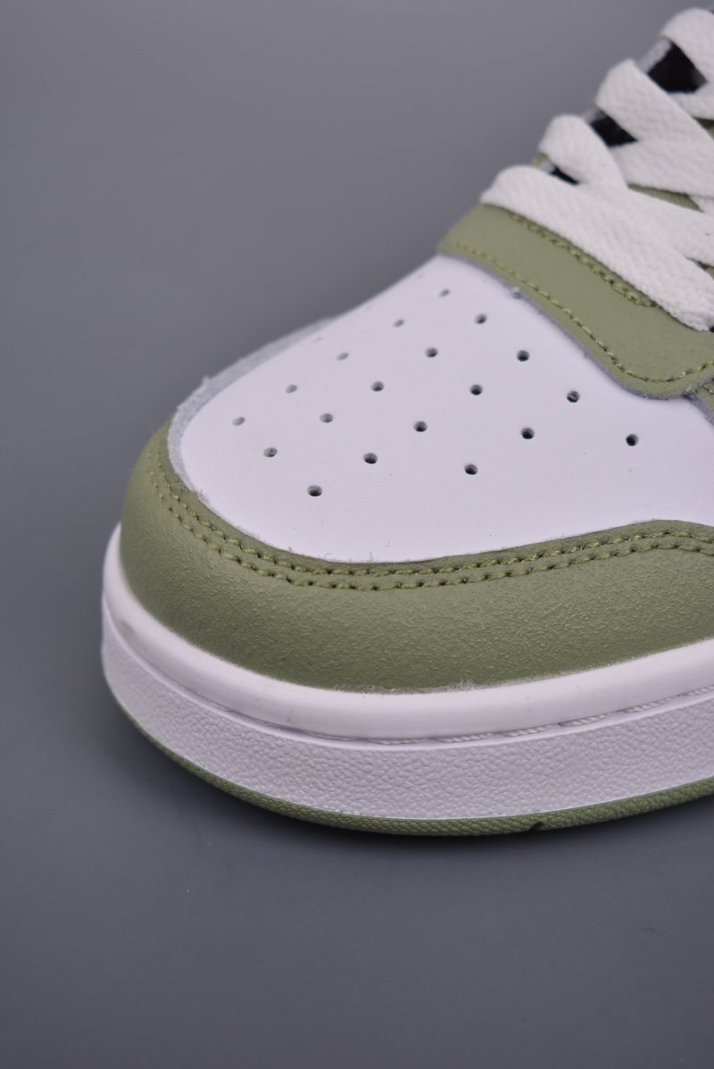 Nike Court Borough Mid view