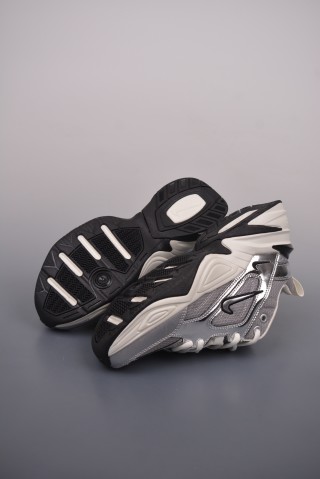 Nike Air Monarch IV M2K Tekno view 3