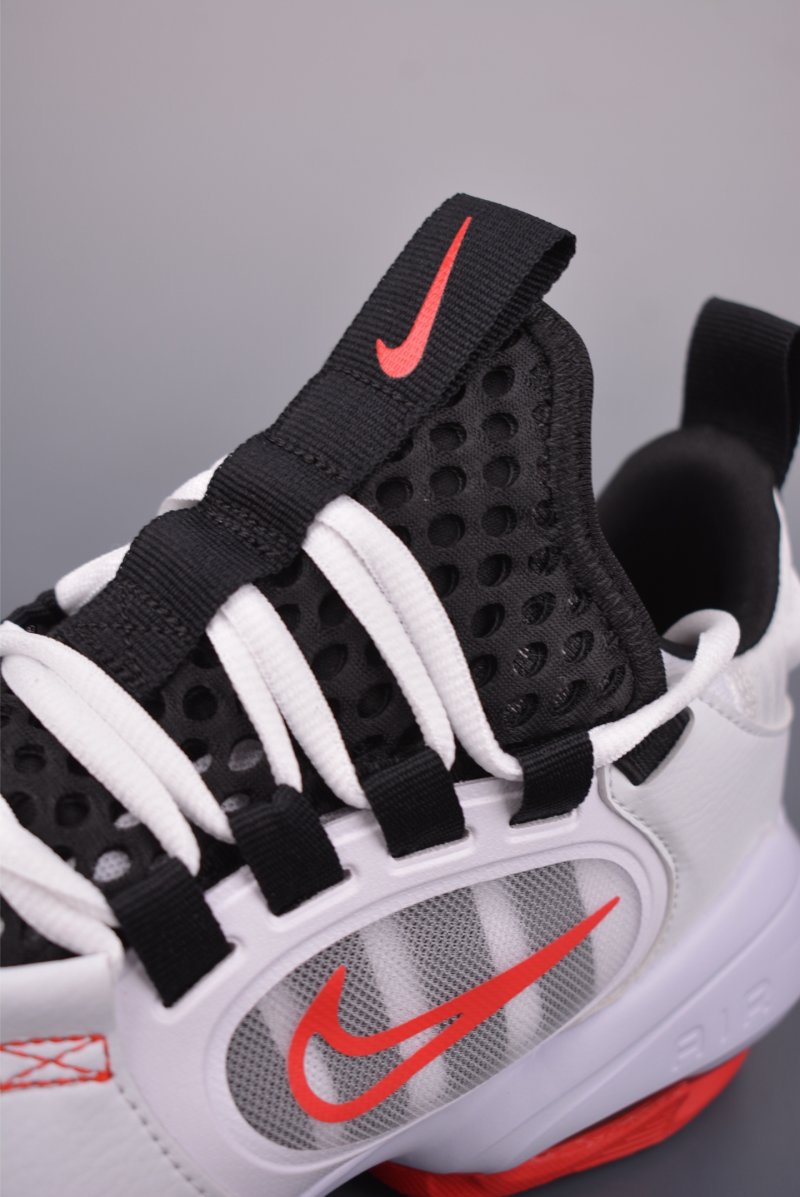 Nike Air Max Alpha Savage 2 view