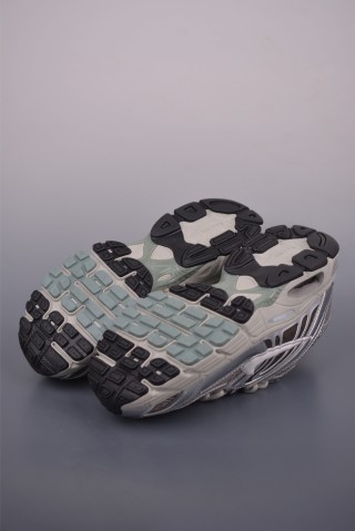 Nike Air Max Moto 2K view 3