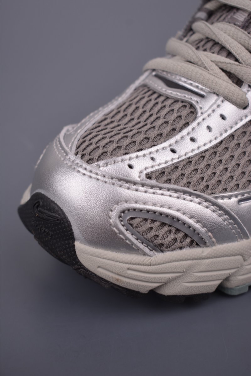 Nike Air Max Moto 2K view