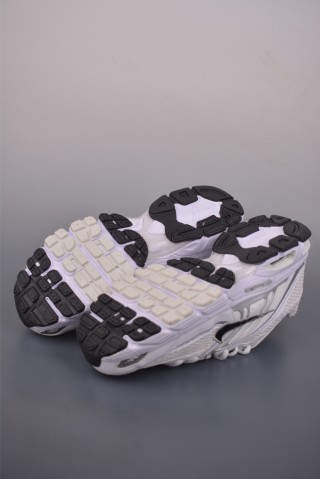 Nike Air Max Moto 2K view 3