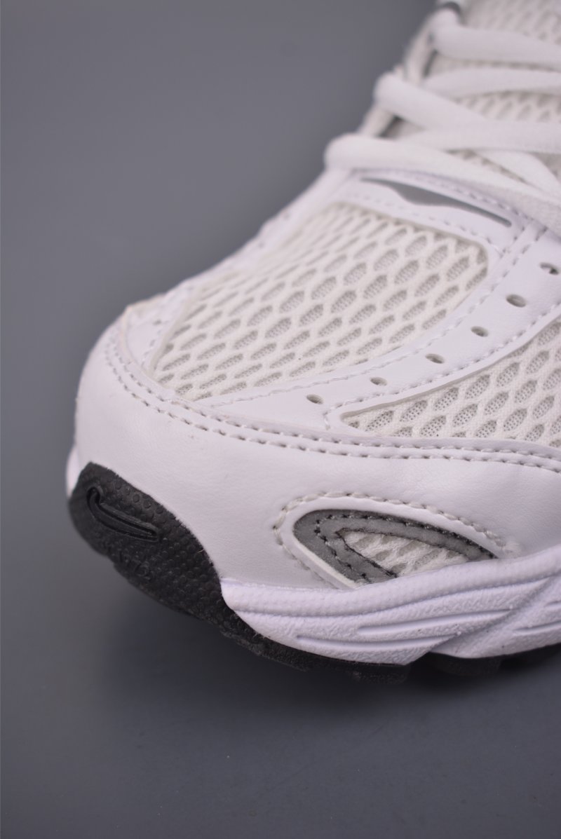 Nike Air Max Moto 2K view