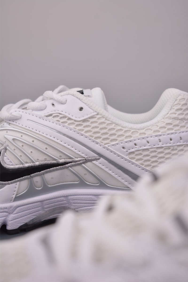 Nike Air Max Moto 2K view